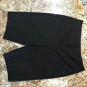 Chico’s So Slimming Black Bermuda Short sz 1 short